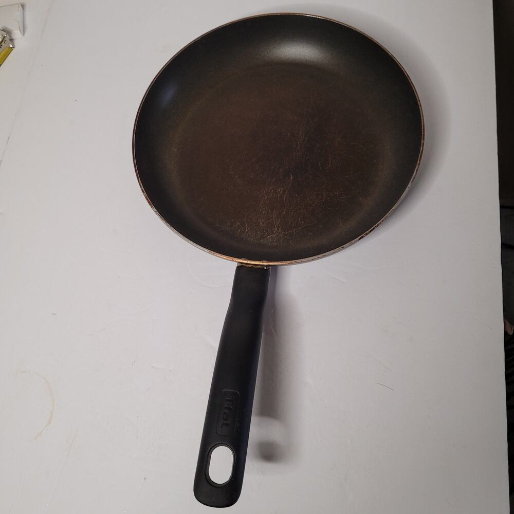 Used 11-inch Frying Pan - Great for Everyday Cooking!